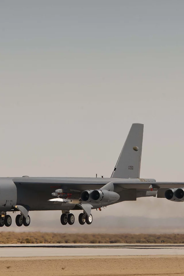 boeing b-52 stratofortress, стратосферная крепость, ввс сша