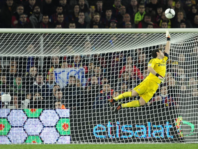 iker casillas, la liga, super save, ball, real madrid, икер касильяс, goalkeeper