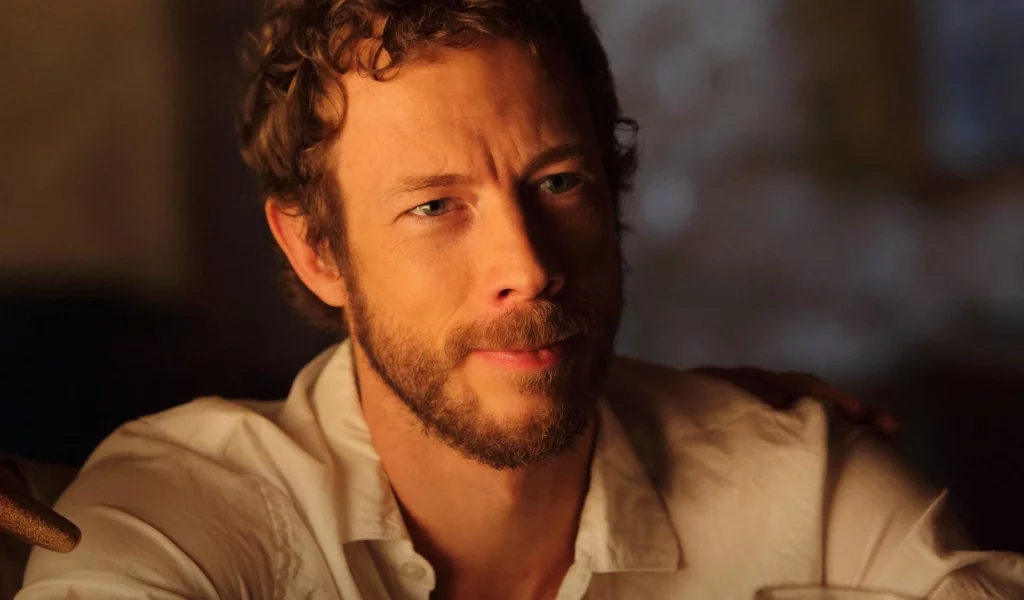lost girl, рубашка, dyson, зов крови, kris holden-ried