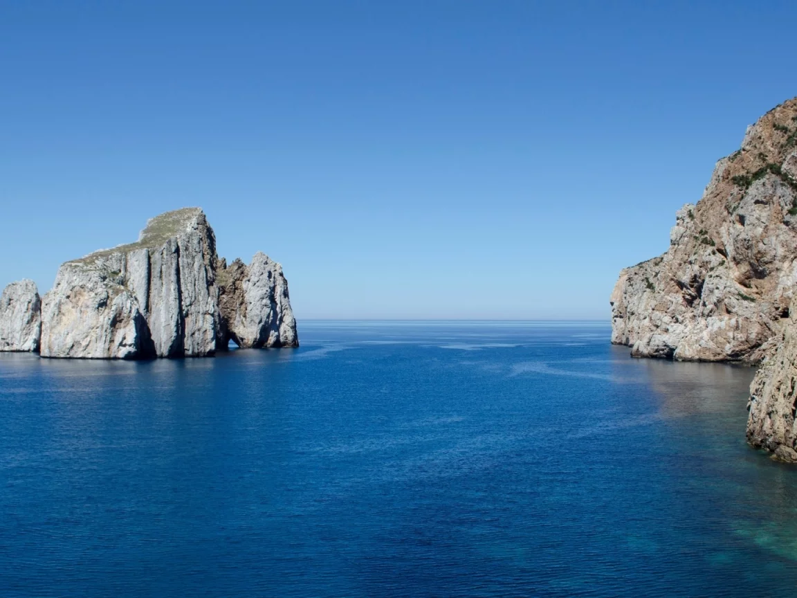 море, скалы