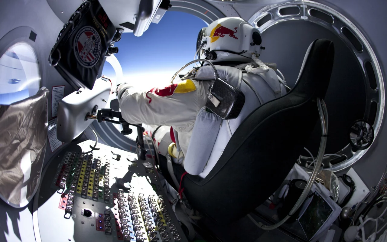 stratos, прыжок, red bull, феликс баумгартнер, стратосфера
