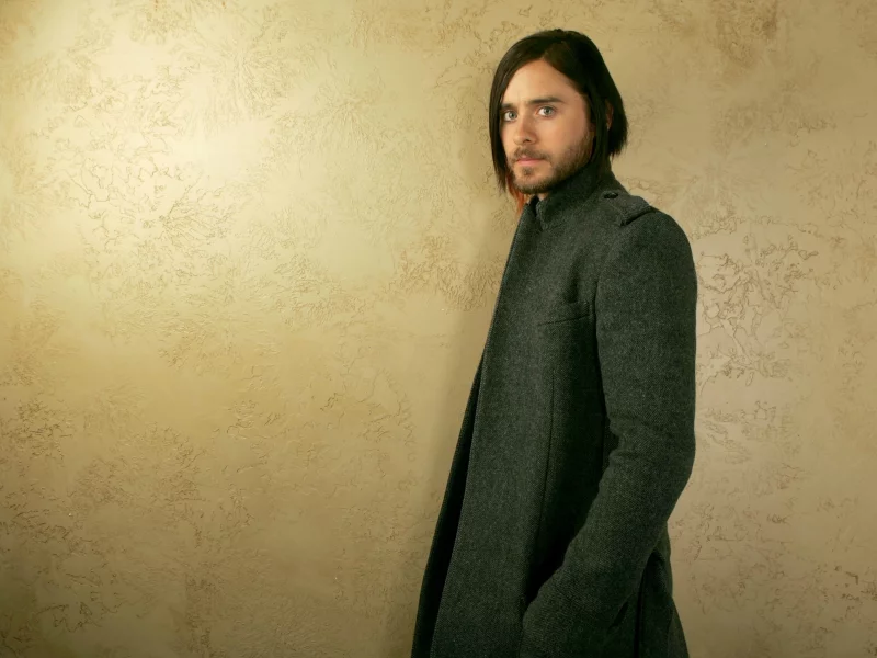 стена, jared leto, 30 seconds to mars, джаред лето, пальто