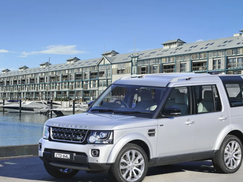 Land Rover, на причале