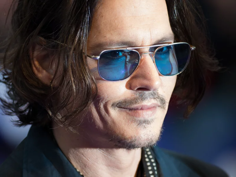 очки, johnny depp, ухмылка, джонни депп, взгляд, актер