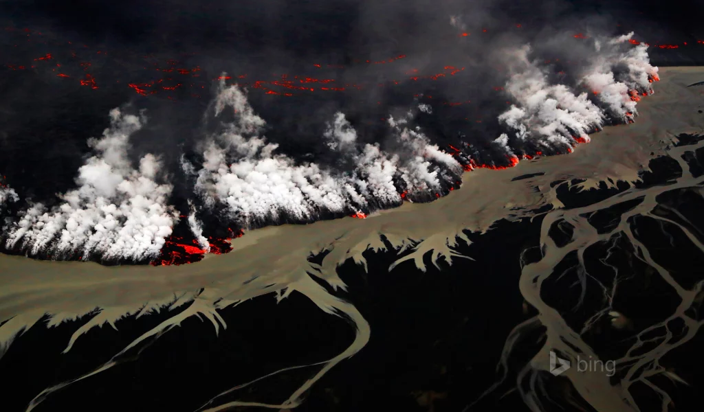 Holuhraun, Vatnajokull National Park, Исландия, вулкан, извержение, пламя, дым, лава