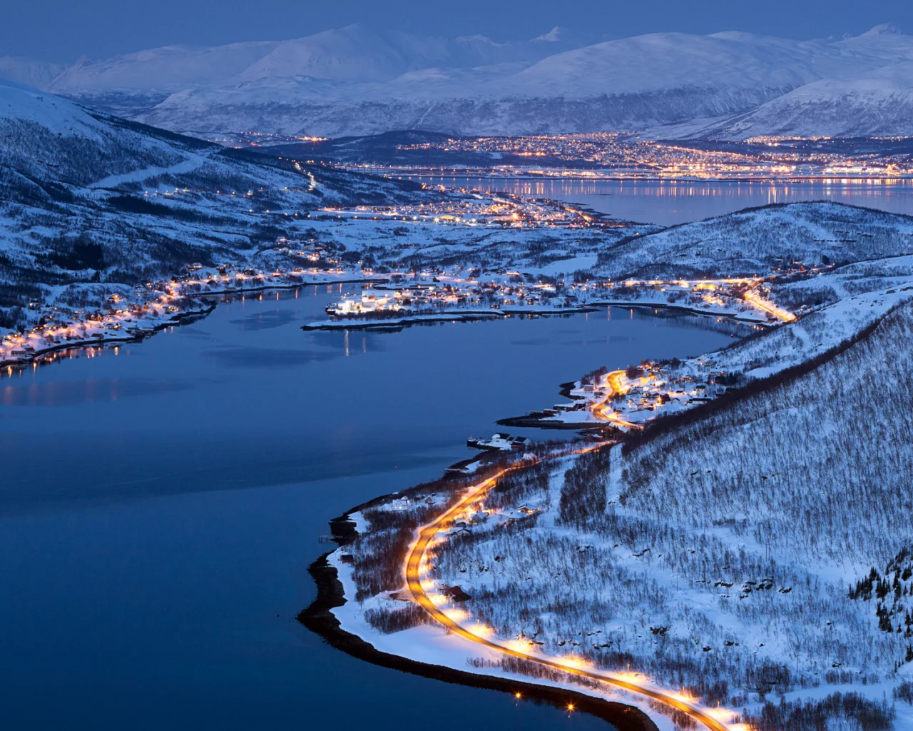 norway, mountains, winter, forest, lights, тромсё, troms__, snow, город, city