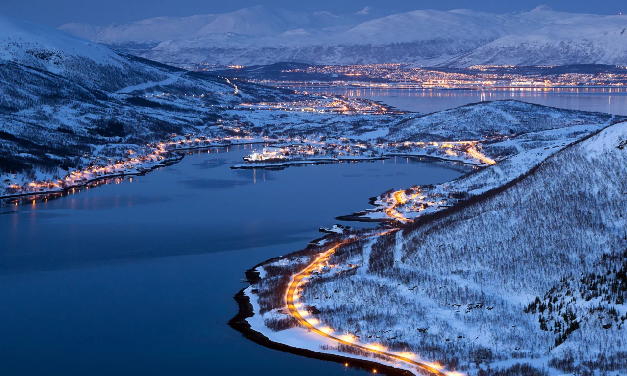 norway, mountains, winter, forest, lights, тромсё, troms__, snow, город, city