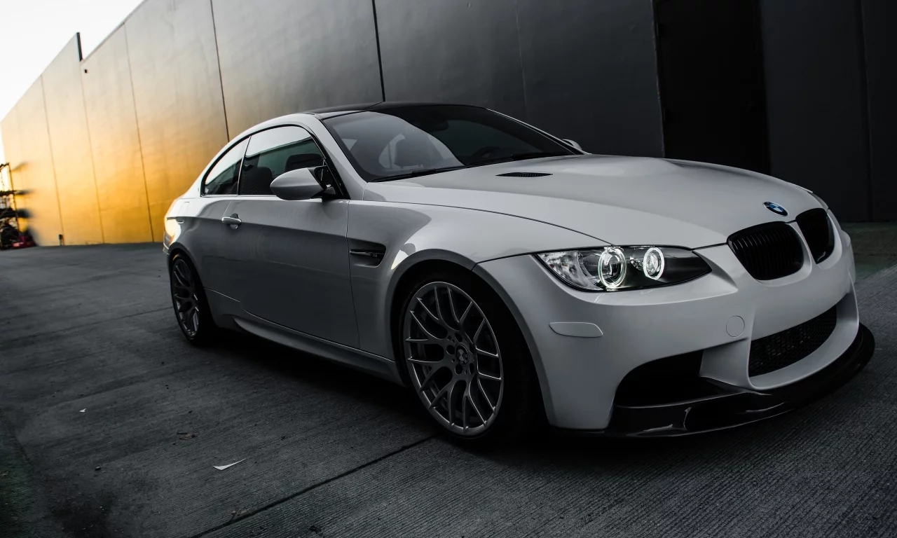 bmw, m3, e92, white, бмв, белый, суперкар, серый фон