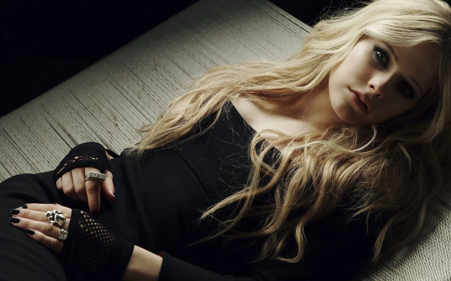 Аврил Лавин, Музыка, Avril Lavigne