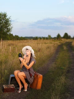 поле, дорога, околица, село, девушка, возвращение