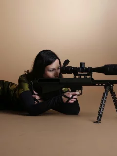 Девушка, снайпер