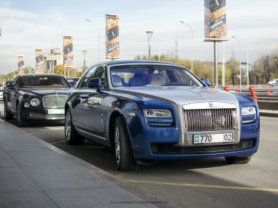 Rolls-Royce Phantom, Bentley, almaty