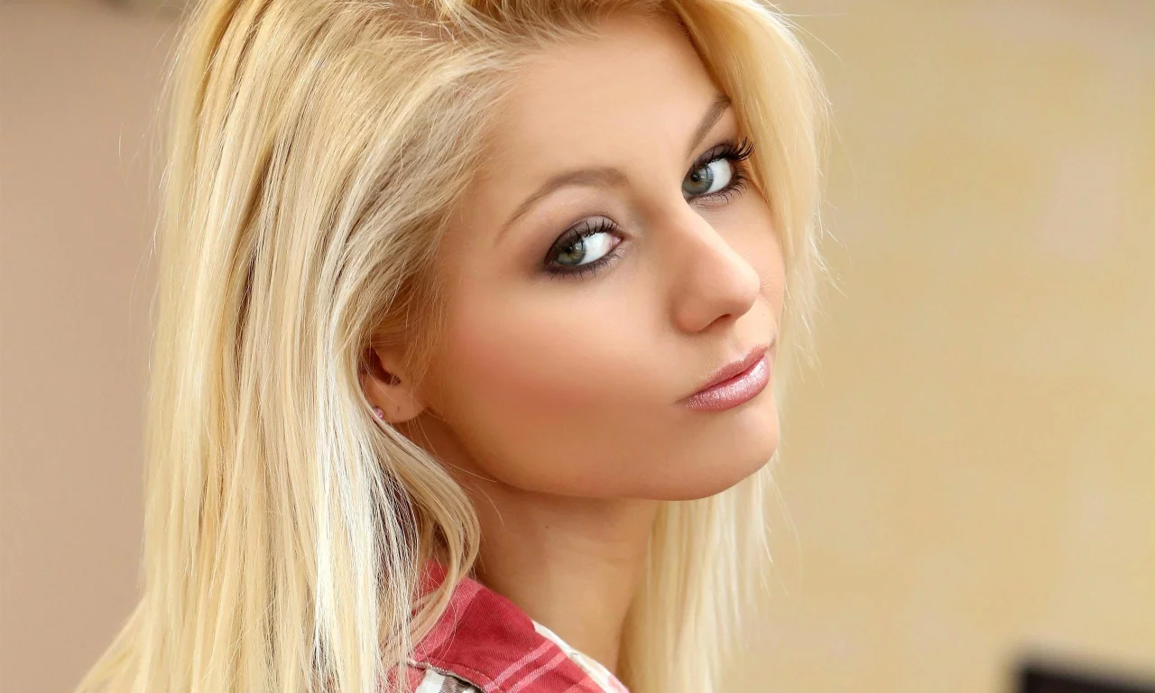 annely gerritsen, grace, девушка, блондинка, взгляд, pinky june