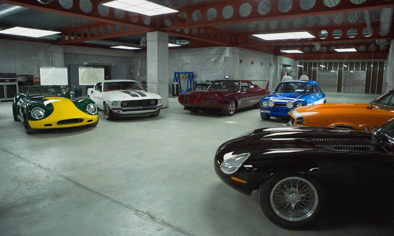 гараж, dodge daytona, furious 6, машины, форсаж 6, спорт кары