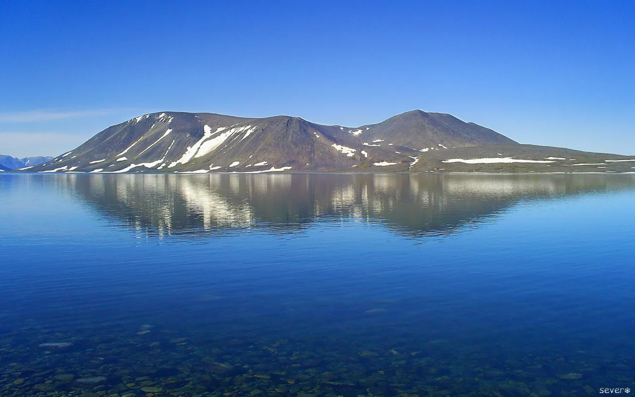 море, горы, горизонт