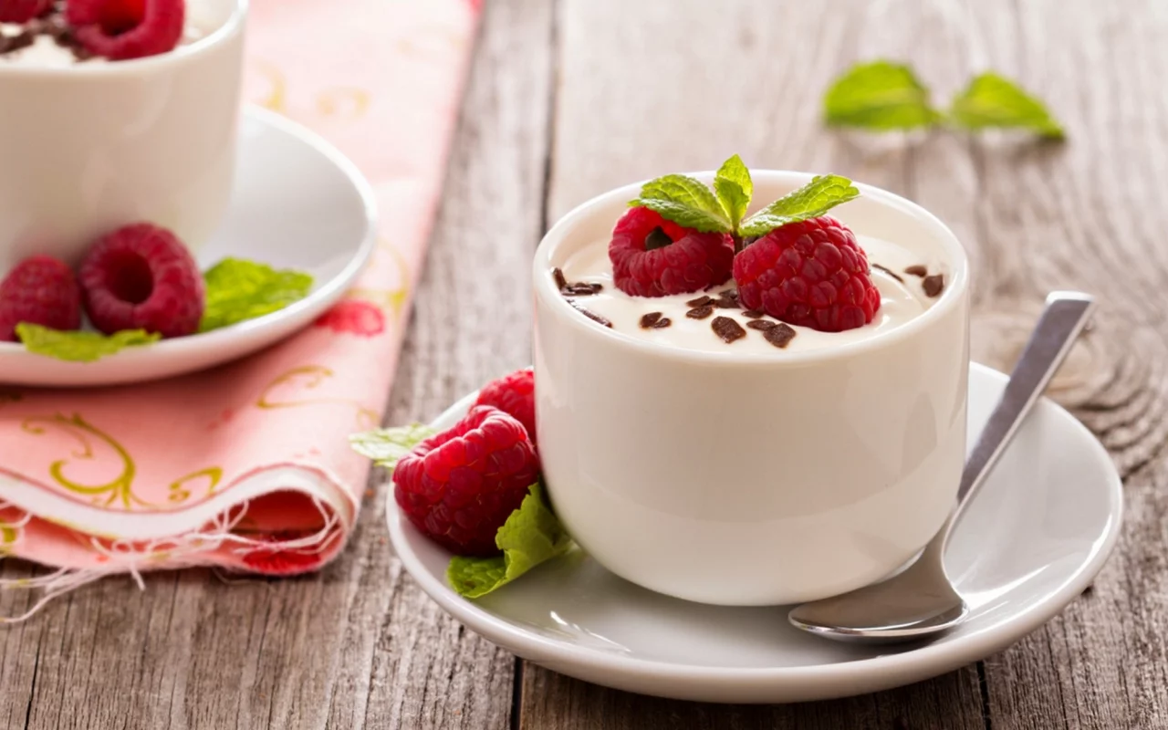 еда, cream, йогурт, raspberries, dessert, fruits, milk, крем, yogurt, cups
