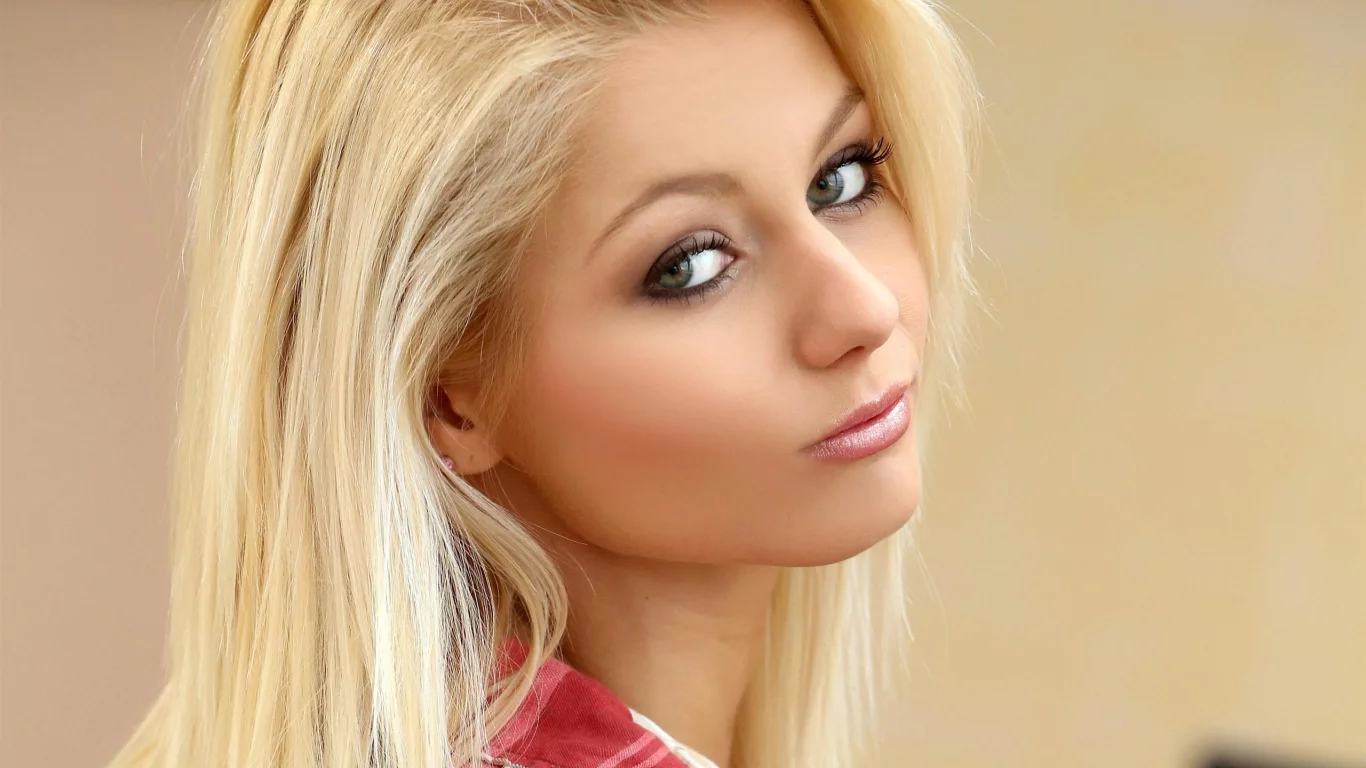annely gerritsen, grace, девушка, блондинка, взгляд, pinky june