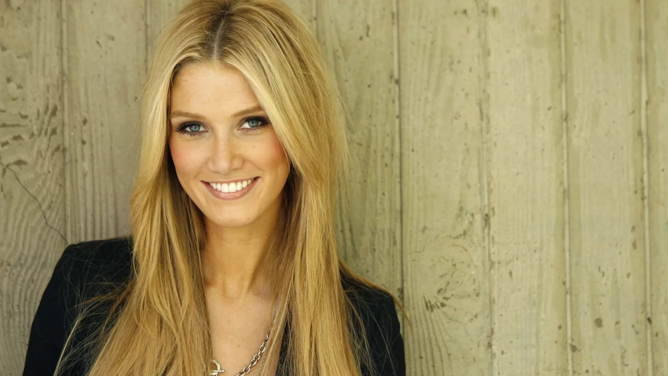 улыбка, delta goodrem, забор