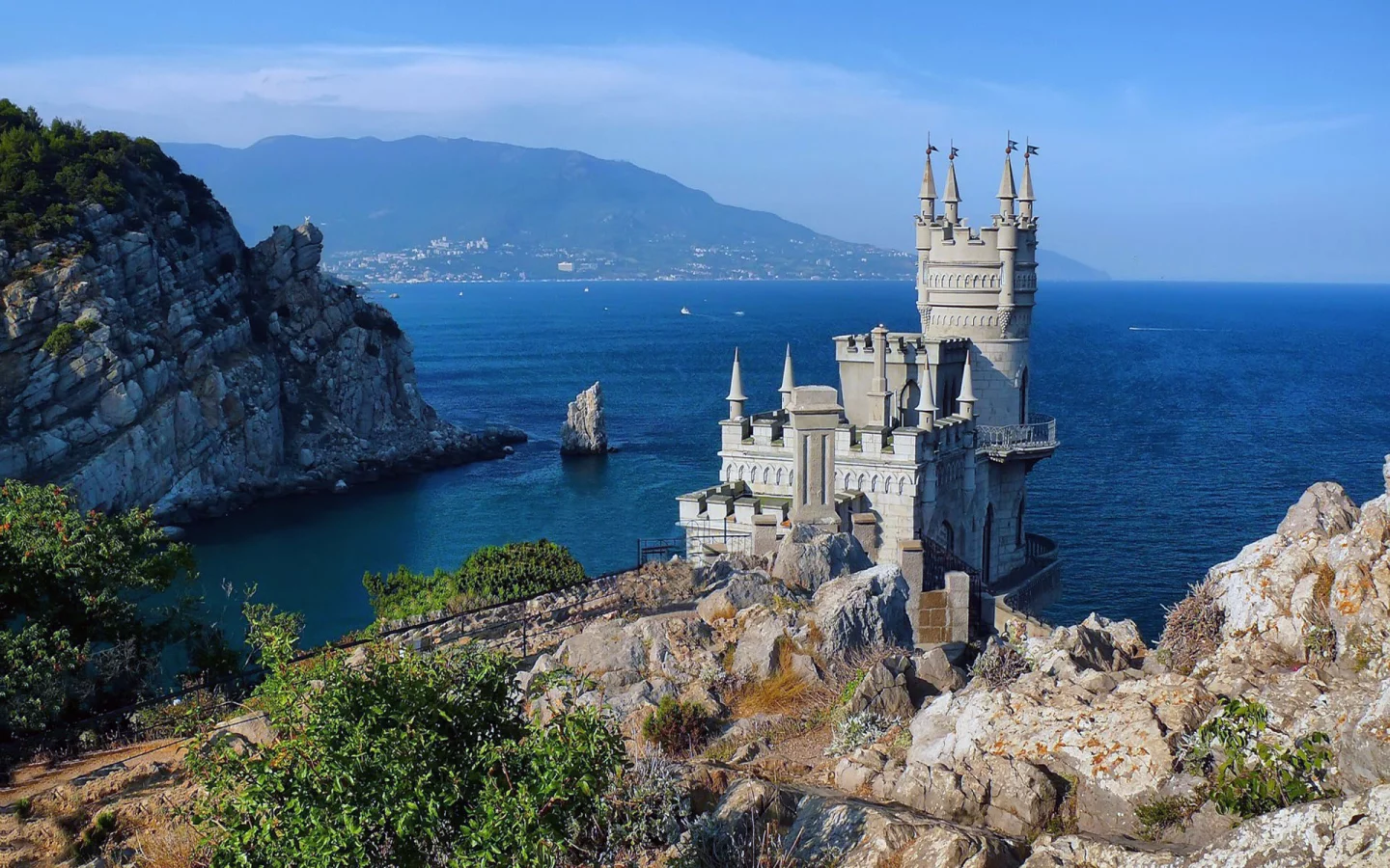 Море, небо, ласточкино гнездо, Крым.