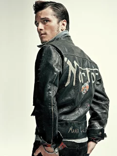 фотосессия, журнал, out, josh hutcherson