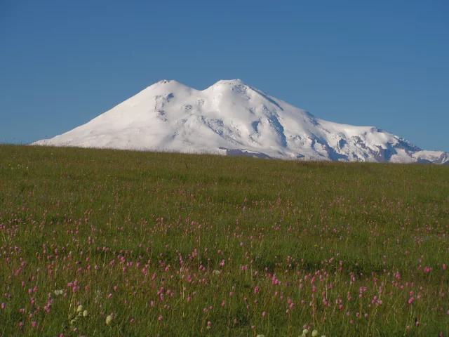 Эльбрус, кабарда, гора, луг, ледник, снег