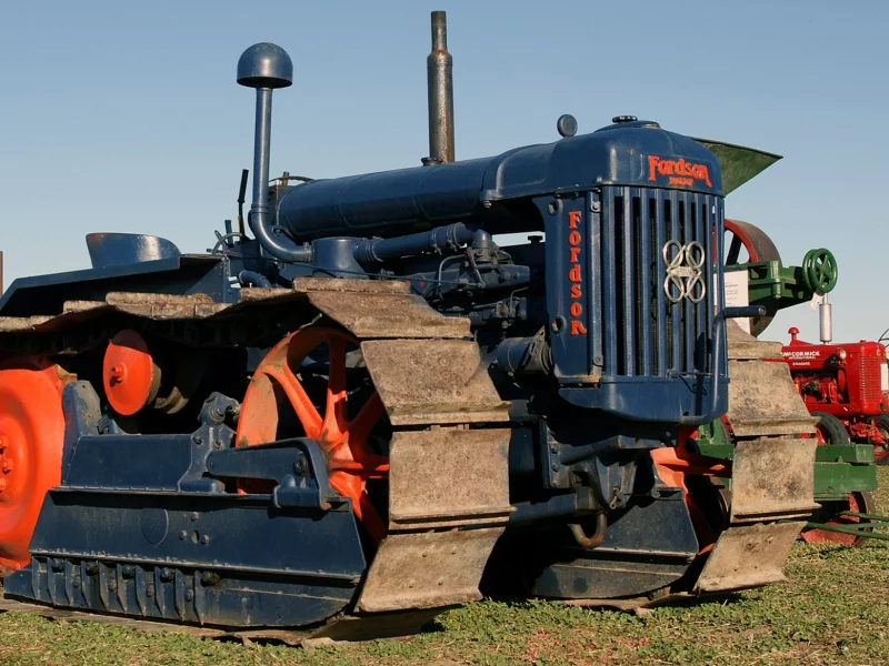 Выставка, ретро, трактор, Fordzon E27N Crawler.