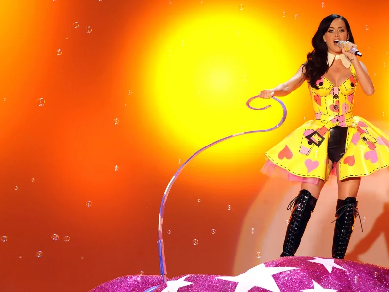 брюнетка, микрофон, певица, кети перри, девушка, katy perry