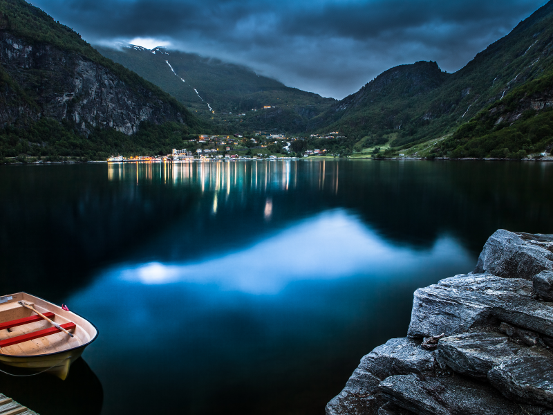 norway, озеро, горы, geiranger, гейрангер, лодка, норвегия