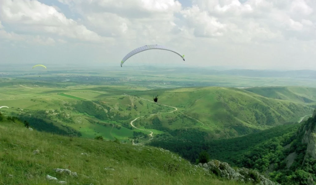 пейзаж, с парашютистом