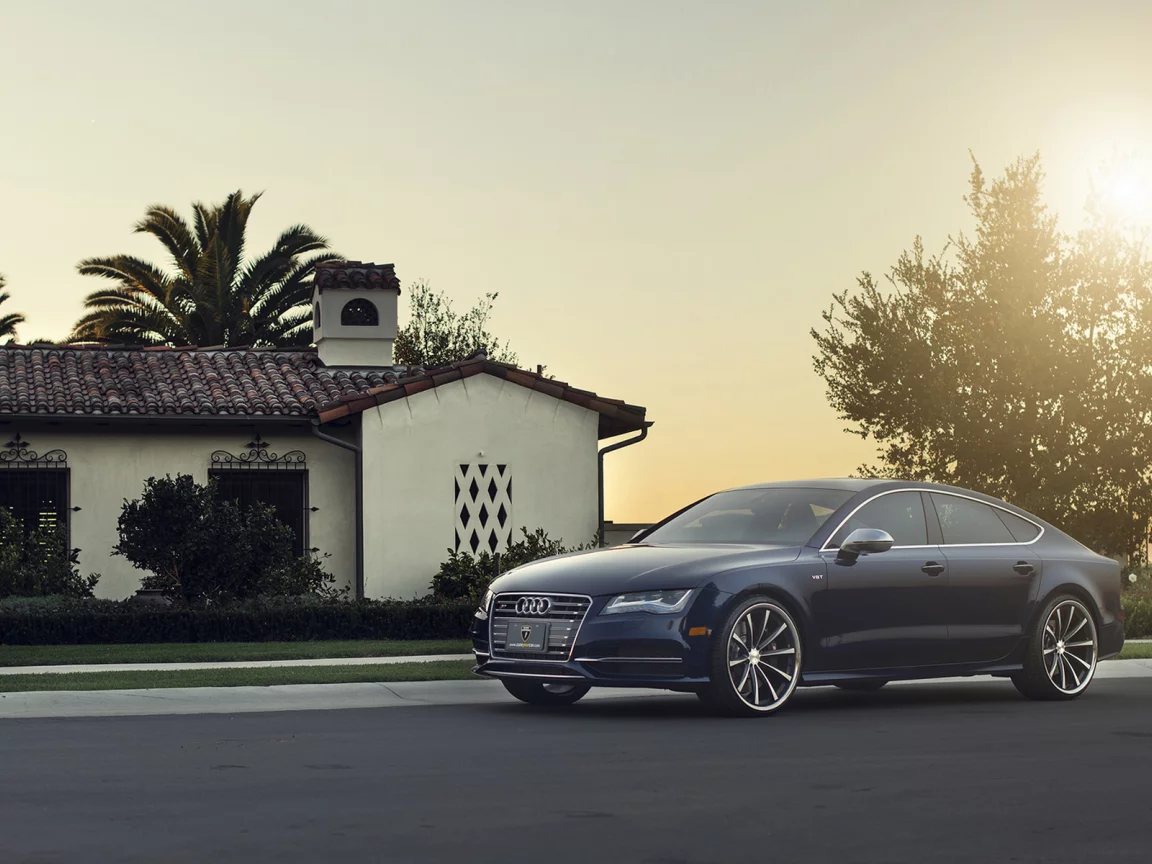 Небо, Солнце, асфальт, дома, машина, Audi S7 V8