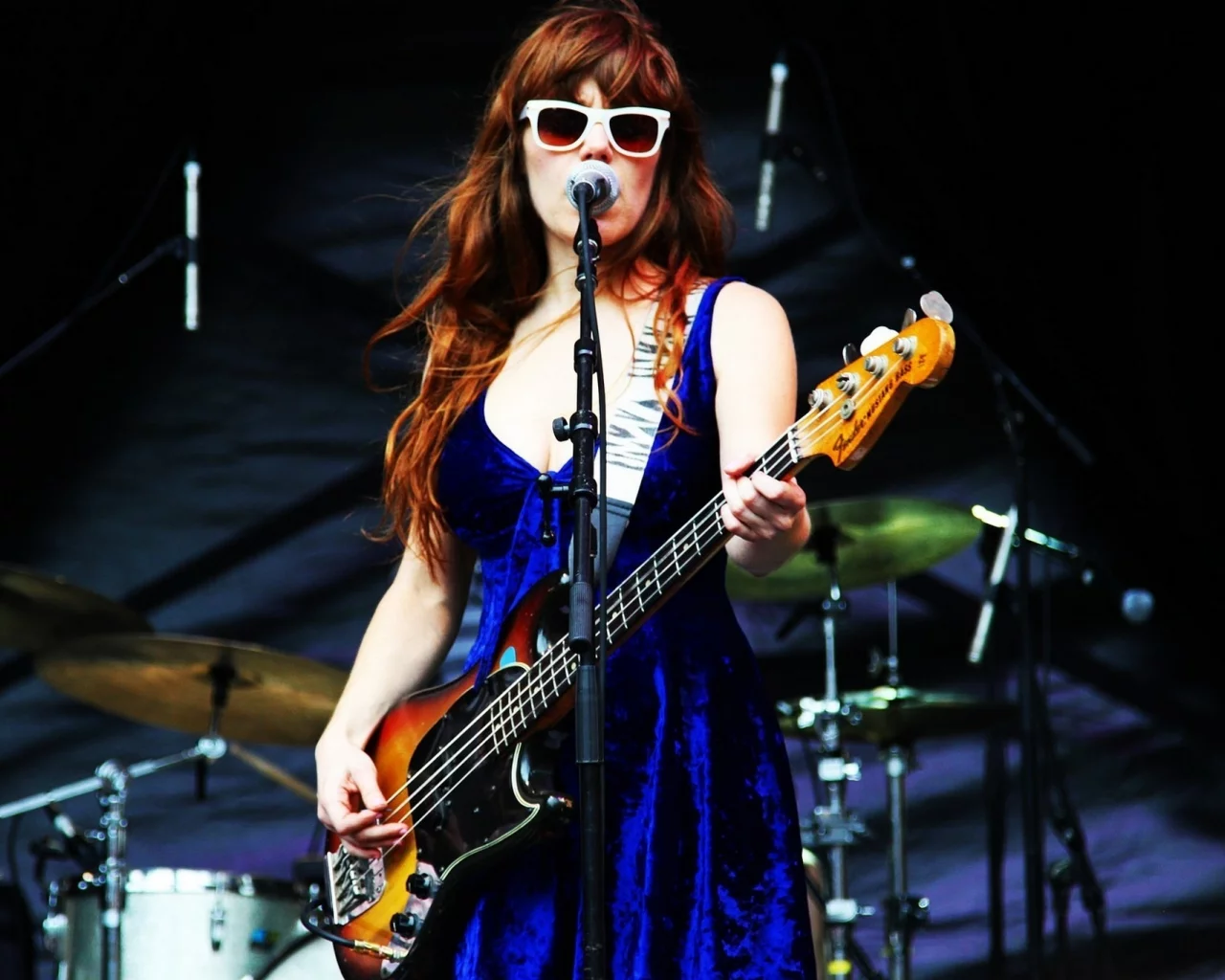 девушка, jenny lewis, сцена, певица, гитара, дженни льюис