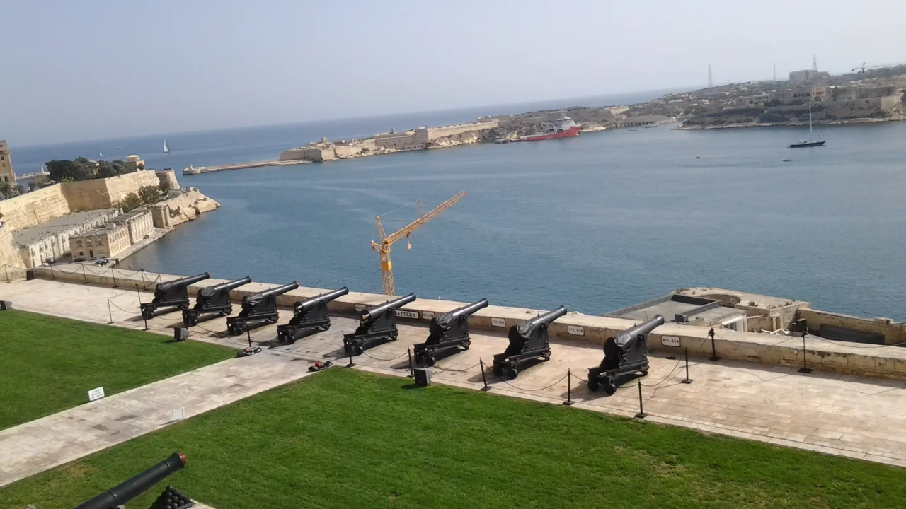 Мальта, Валлетта, Средиземное море, берег, море, небо