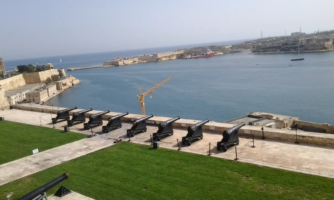 Мальта, Валлетта, Средиземное море, берег, море, небо