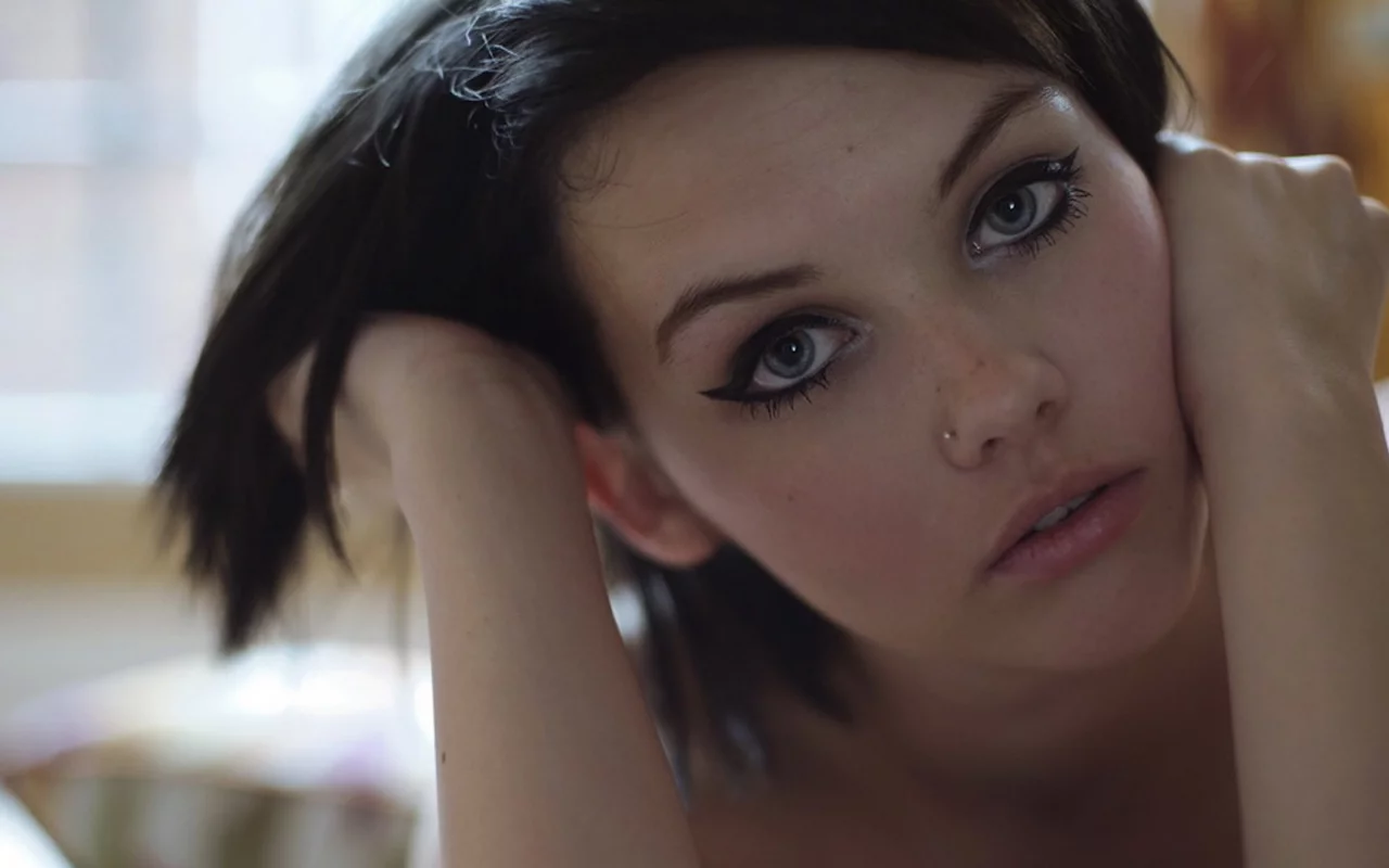 брюнетка, взгляд, пирсинг, модель, симпатичная, mellisa clarke