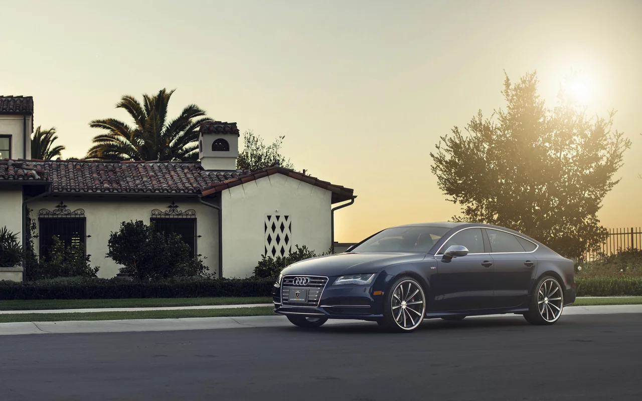 Небо, Солнце, асфальт, дома, машина, Audi S7 V8