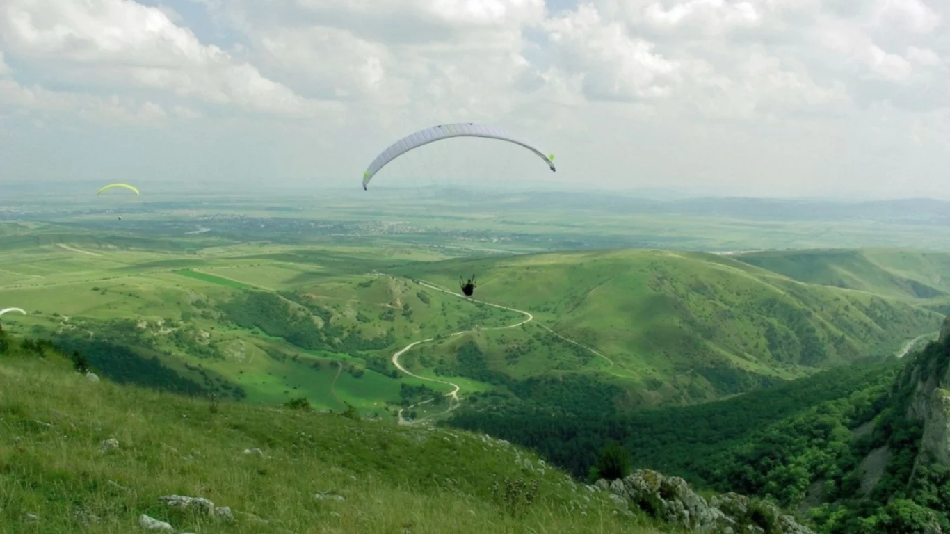 пейзаж, с парашютистом