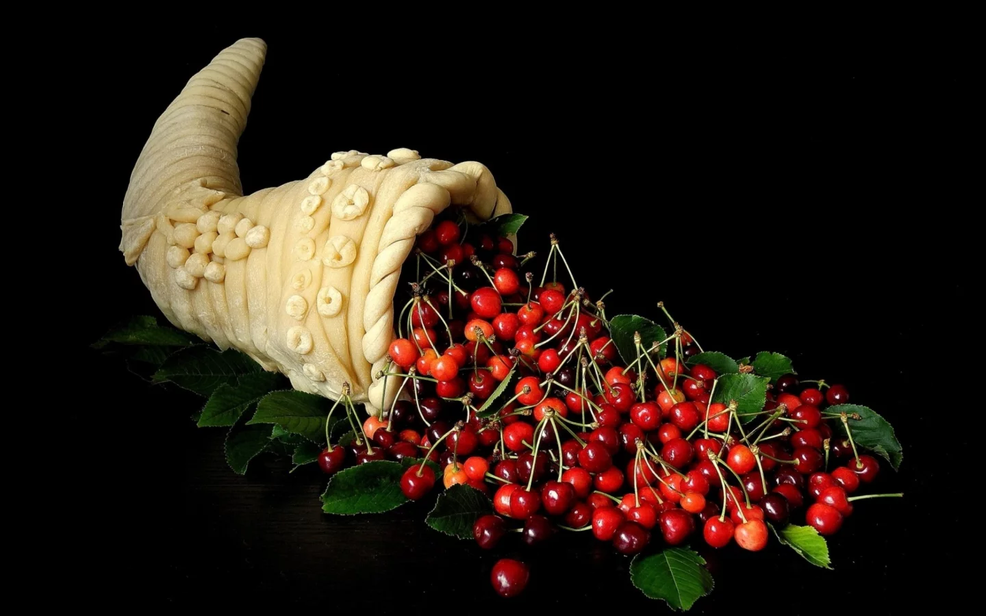 туесок, черешня, листья, рог изобилия