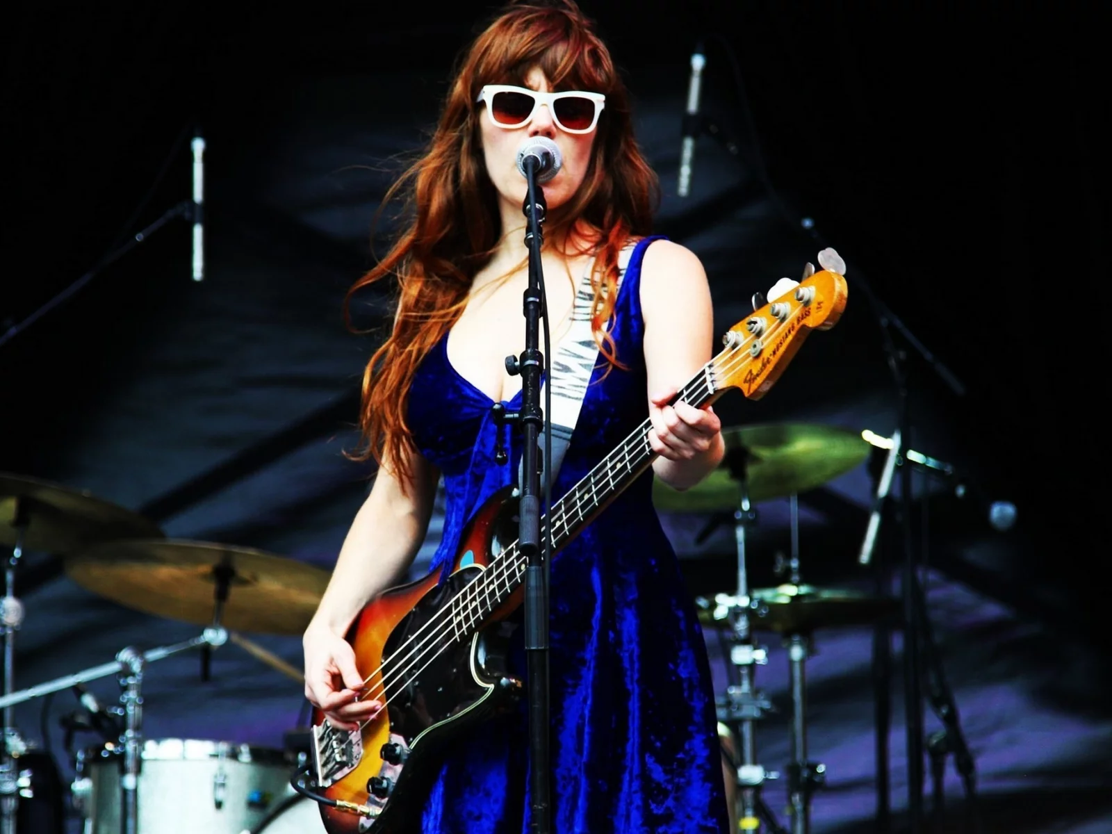 девушка, jenny lewis, сцена, певица, гитара, дженни льюис