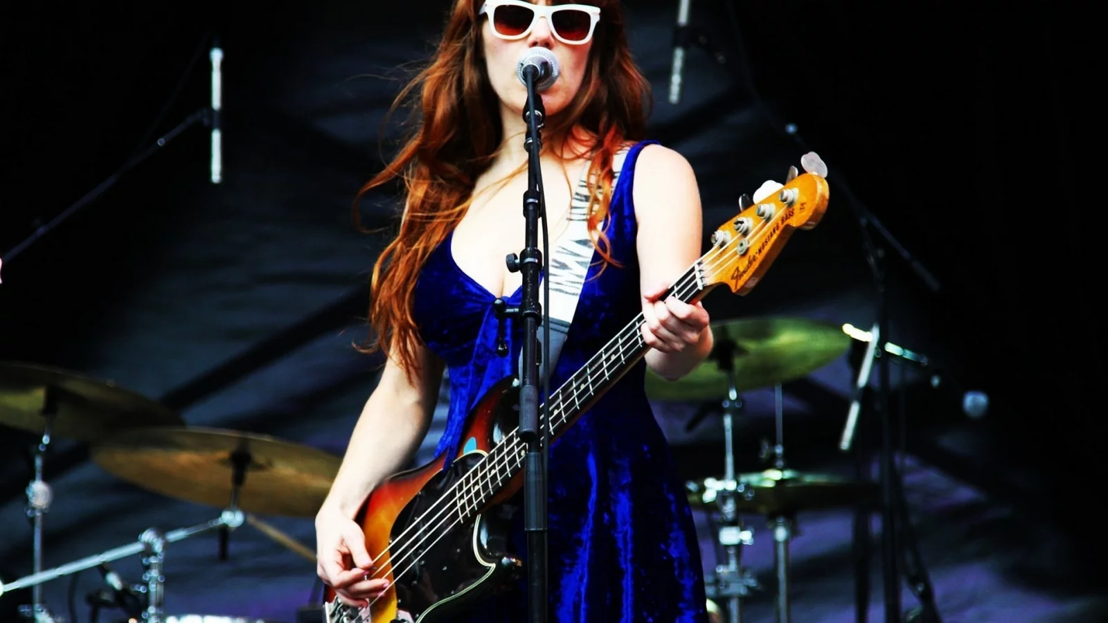 девушка, jenny lewis, сцена, певица, гитара, дженни льюис