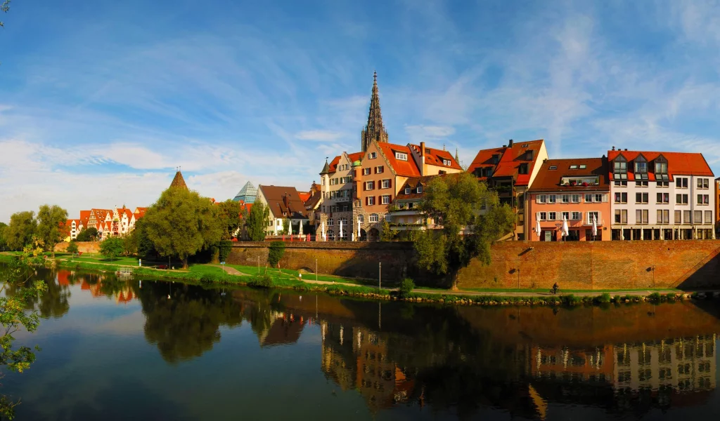 Германия, Ulm, река, набережная, дома, небо, вода, отражение