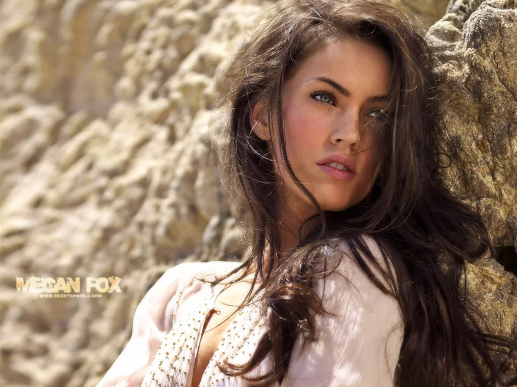 megan fox, розовый, скала, девушка, взгляд