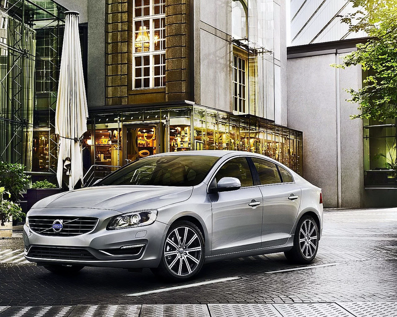 Город, площадь, брусчатка, машина, Volvo S60