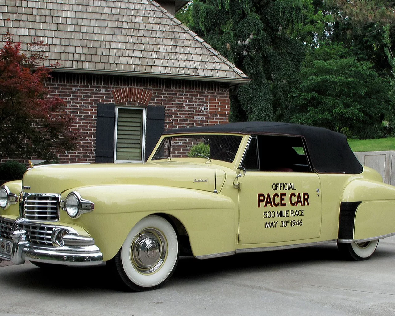 Дом, деревья, зелень, машина, Lincoln Continental Indy Pace Car, ретро.