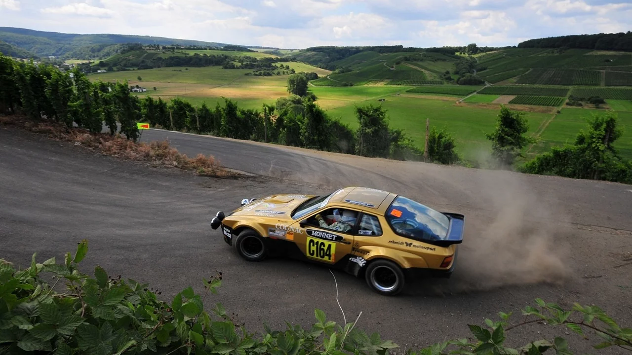 Горы, бездорожъе, машина, Porche 944, ралли.