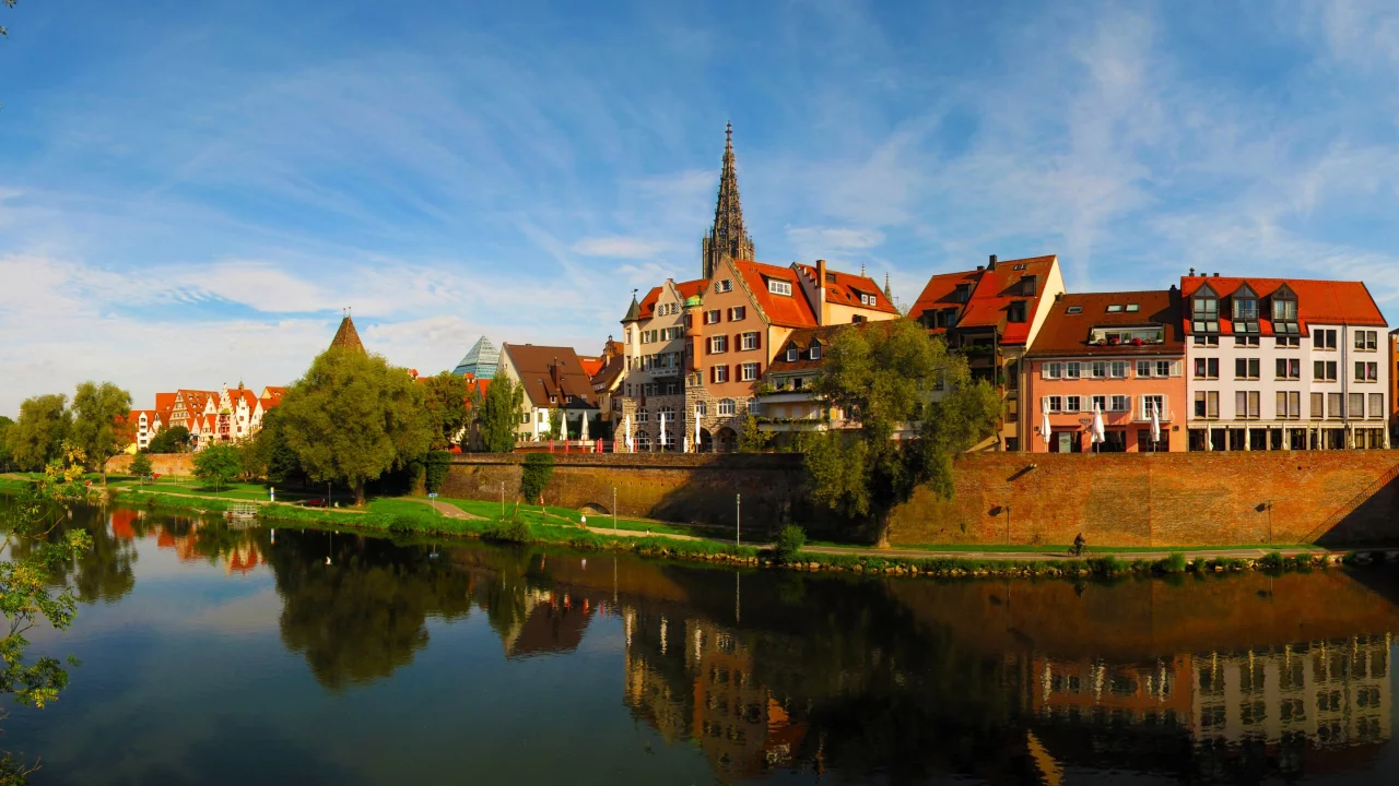Германия, Ulm, река, набережная, дома, небо, вода, отражение