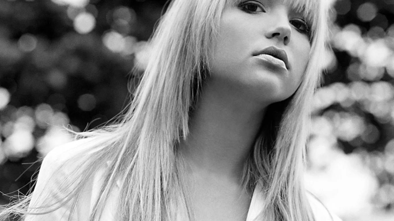 черно-белая, блондинка, arielle kebbel