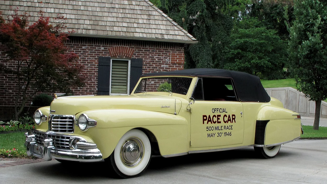 Дом, деревья, зелень, машина, Lincoln Continental Indy Pace Car, ретро.