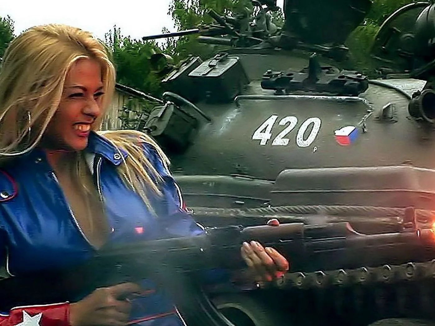 военная тема, бой-баба