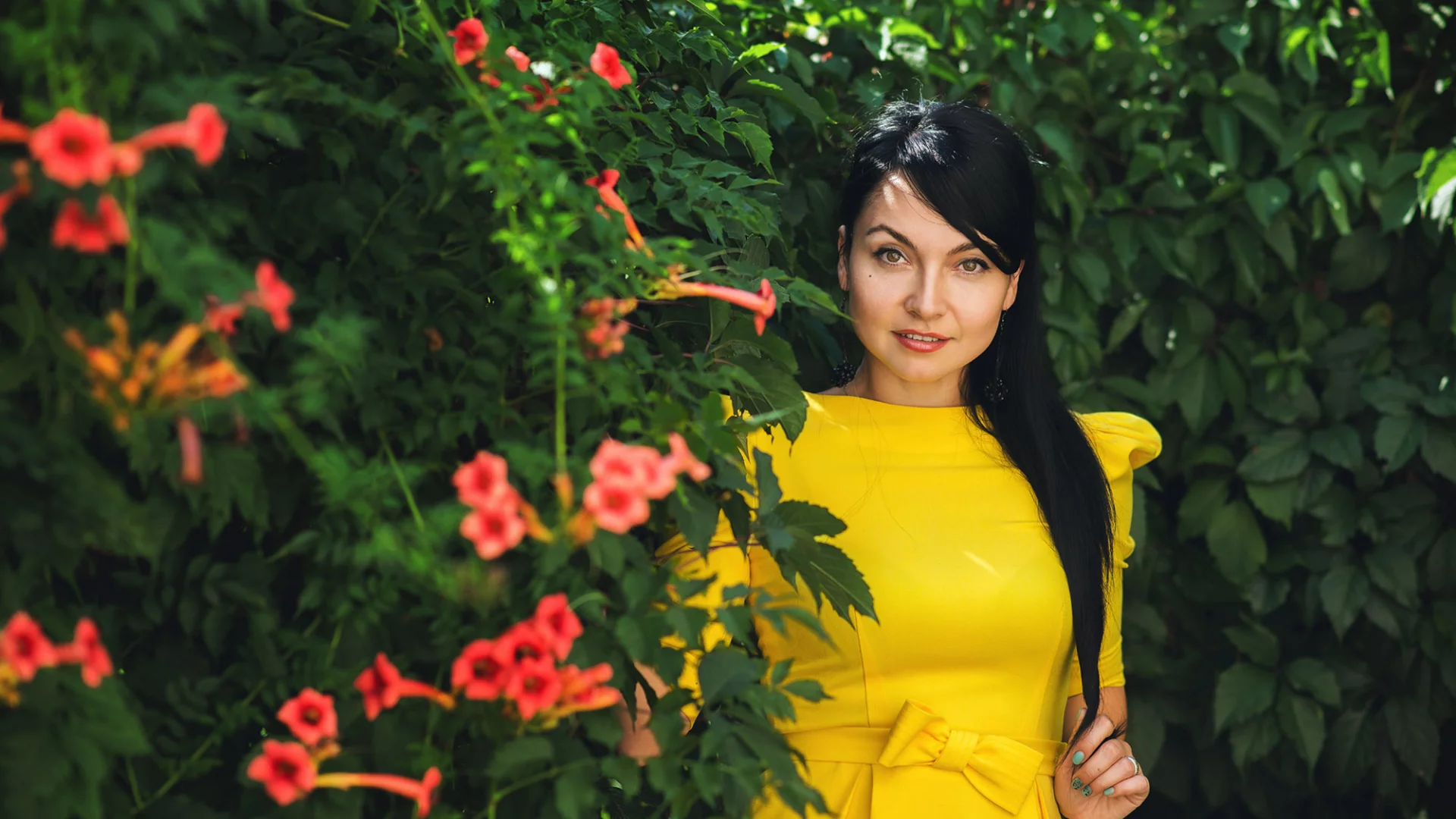 лето, женщина, сад, куст, цветы, настроение