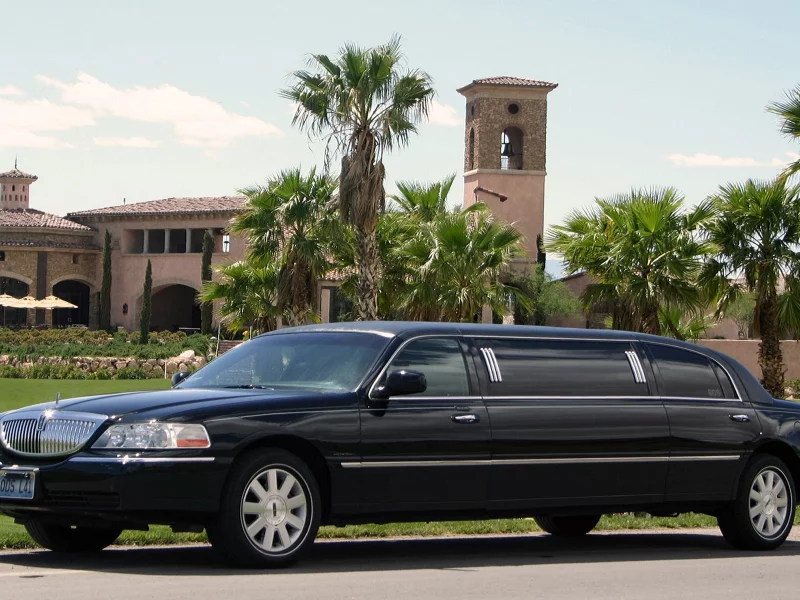 Небо, пальмы, дорога, лимузин, Lincoln.